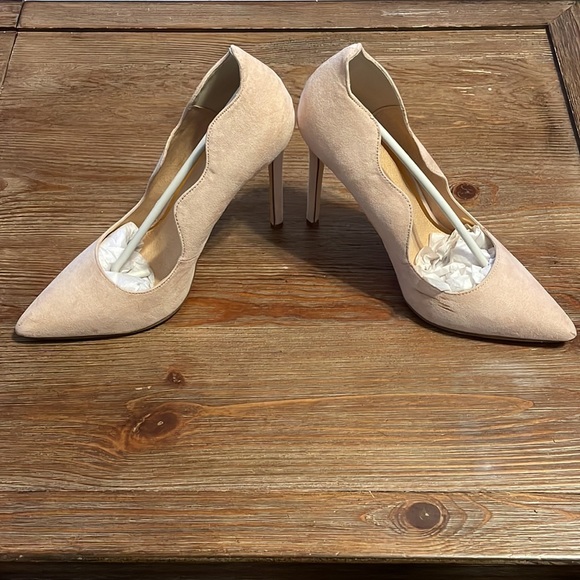 Shu Shop US8.5 Nude - Picture 3 of 13